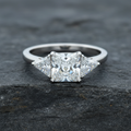 Tesorina™ Sienna Ring – Solid 18K White Gold | Three Stone Princess & Trillion Diamond
